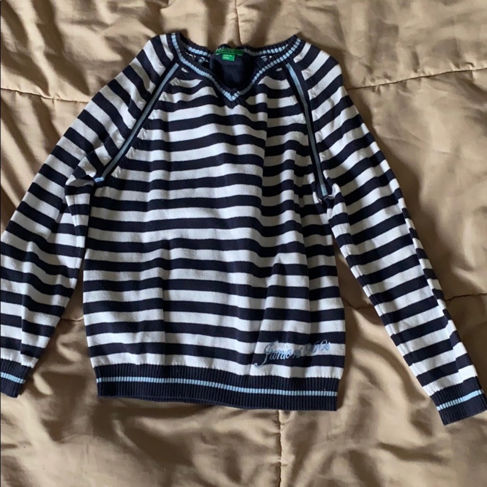 Benetton boys v neck sweater stripes size 5 used